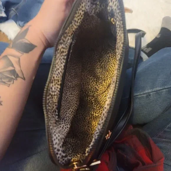 Black Crossbody - Picture 3 of 4